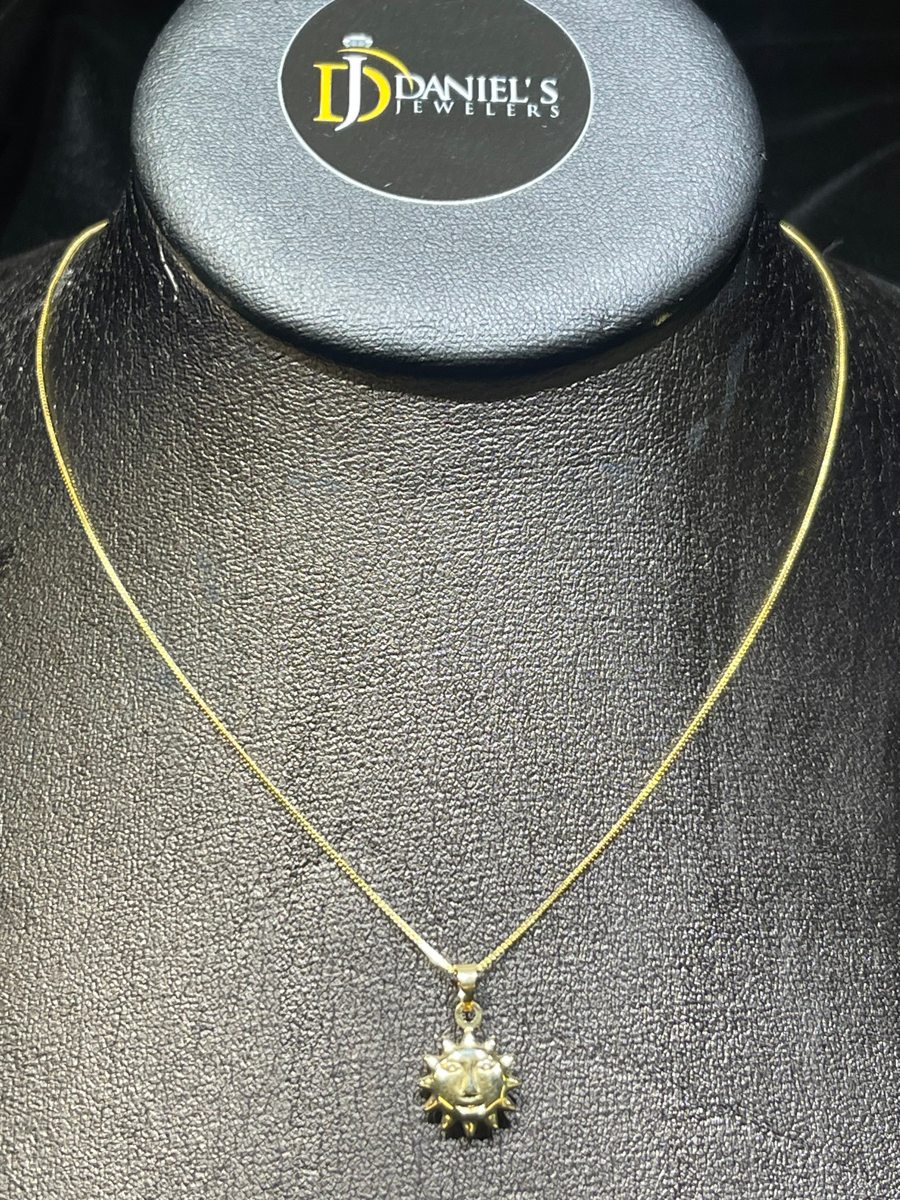 Chain with pendent