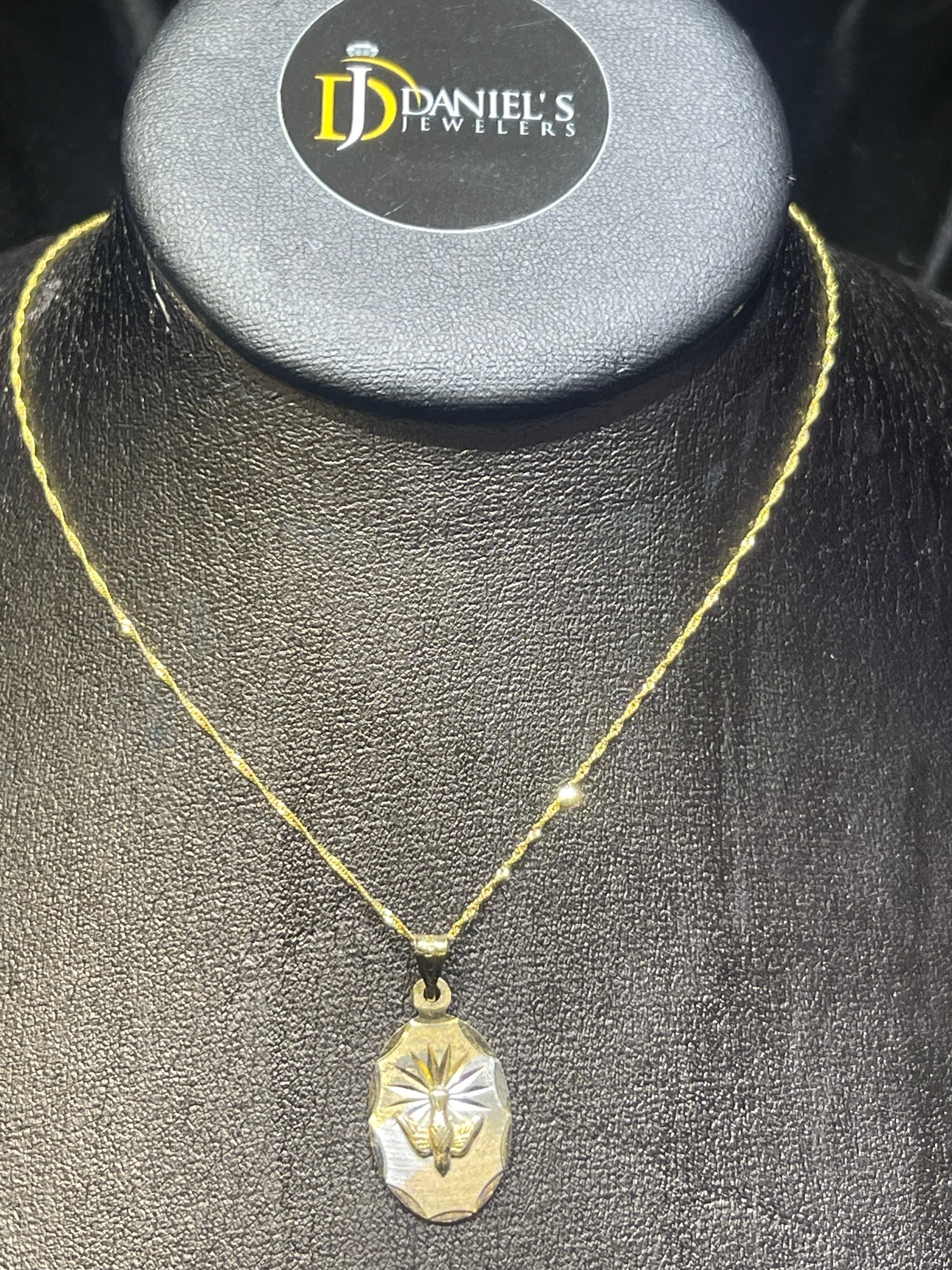 Chain with pendent